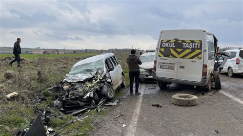 Şanlıurfa'da 3 aracın karıştığı feci kaza kamerada - Son Dakika Haberleri